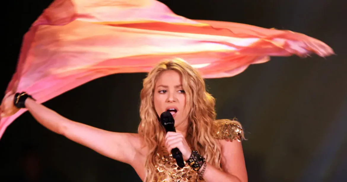 SHAKIRA REPORTE À NOUVEAU UN CONCERT AU CHILI : UNE TOURNÉE SEMÉE D’EMBÛCHES